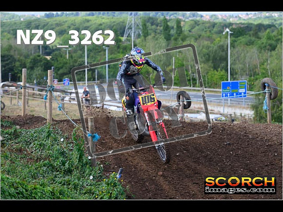 Experts-068