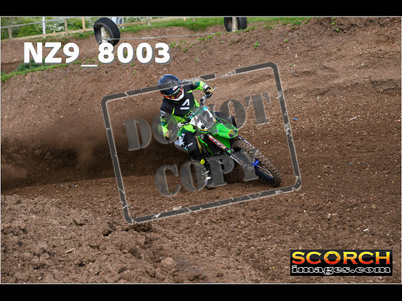 Experts-047