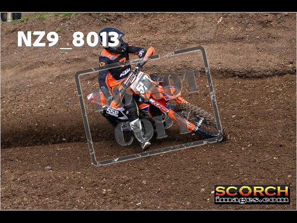 Experts-056