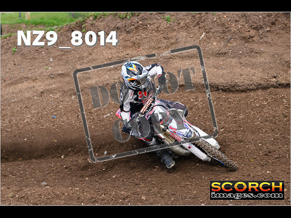 Experts-057