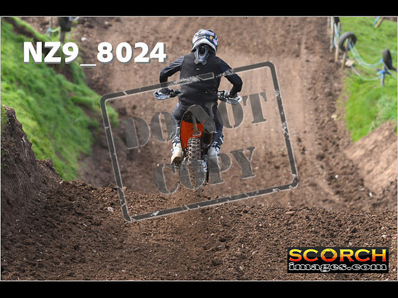 Experts-064