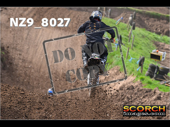 Experts-067