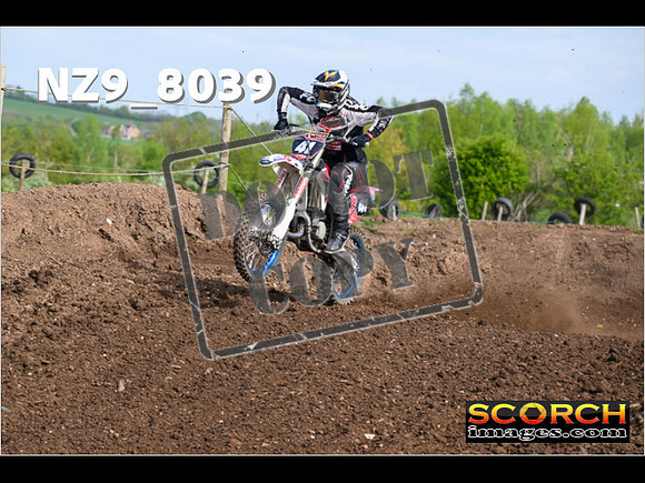 Experts-078
