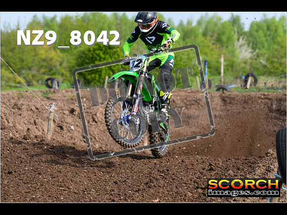 Experts-080