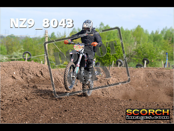 Experts-081