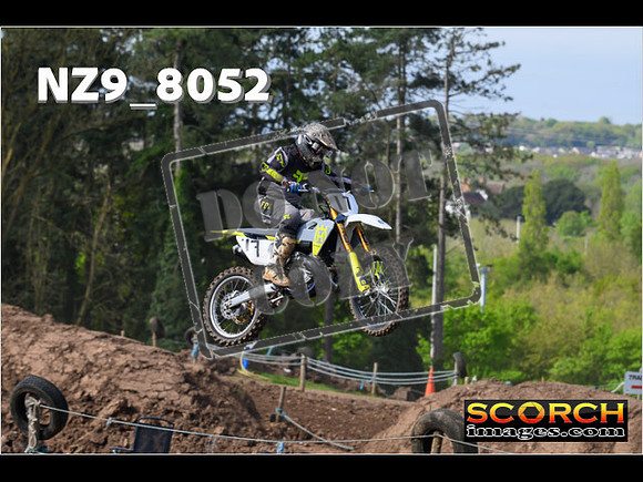 Experts-089