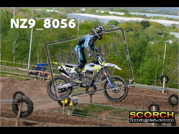 Experts-093