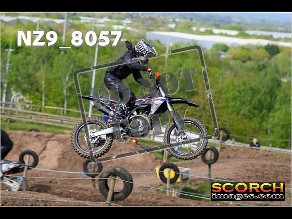 Experts-094