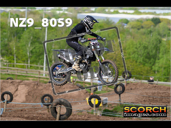 Experts-095