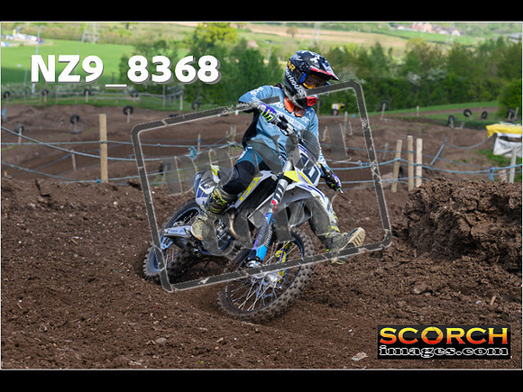 Experts-097