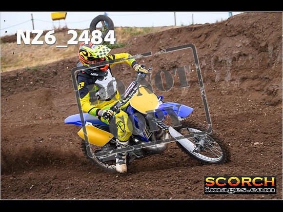 Experts-064