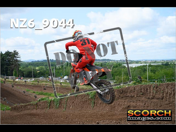 Experts-109