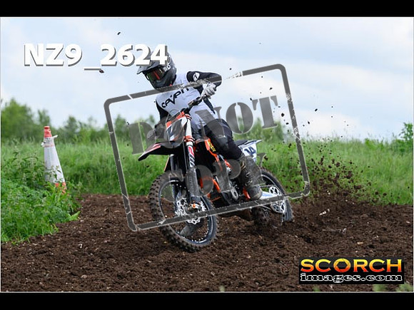 Experts-072