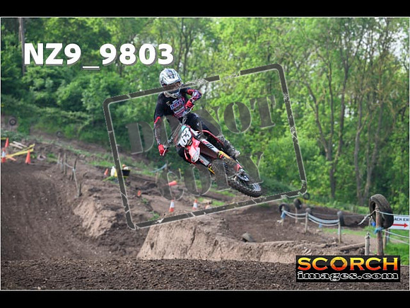 Experts-076