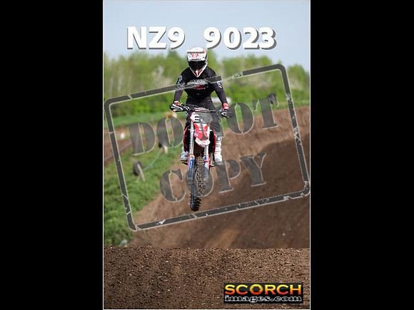 Experts-076