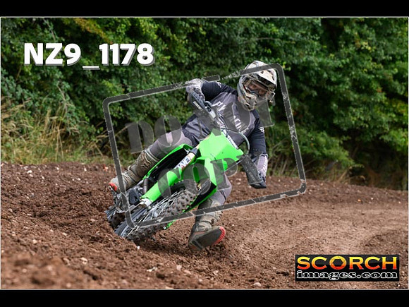 Experts-058