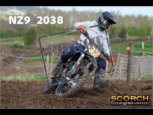 Experts-075