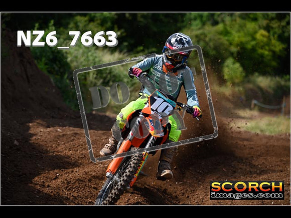 Experts-044