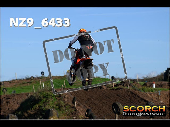 Experts-048
