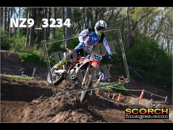 Experts-093