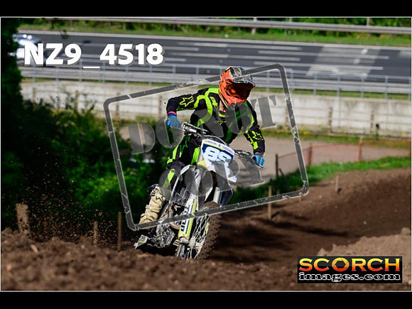 Experts-029