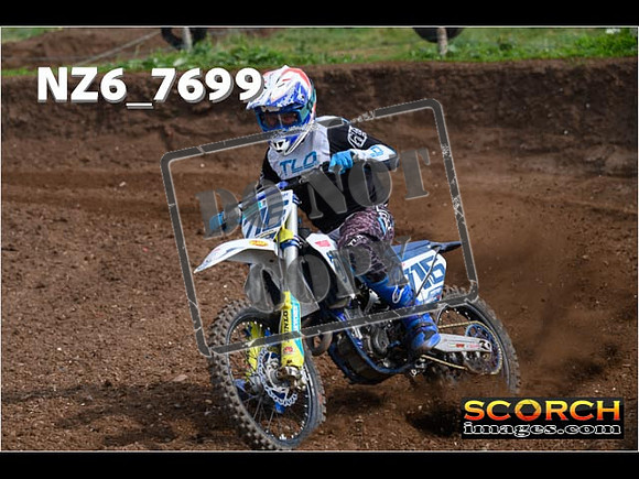Experts-079