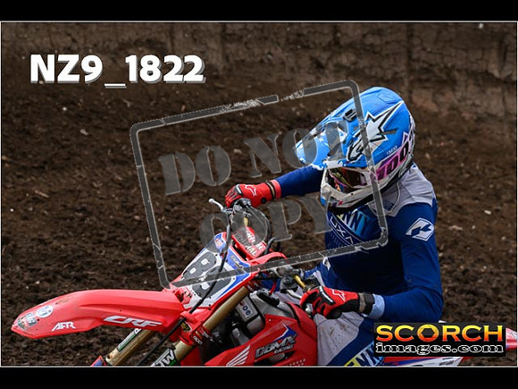 Experts-044