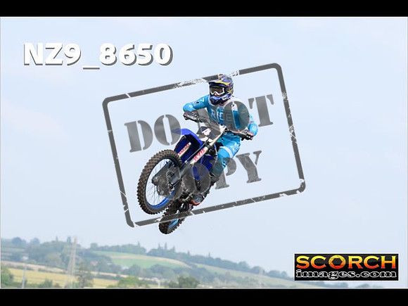 Experts-058