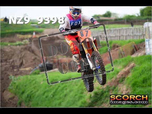 Experts-109