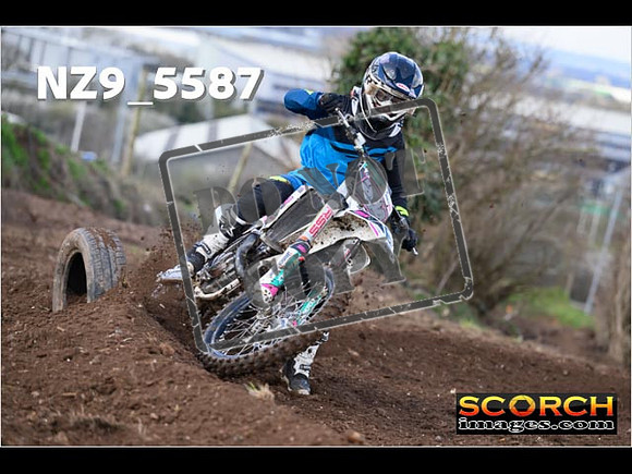 Experts-095