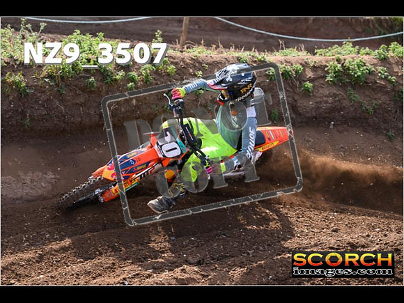 Experts-074