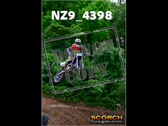 Experts-068