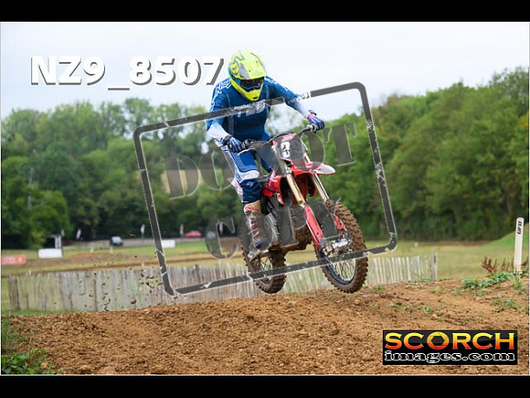 Experts-056