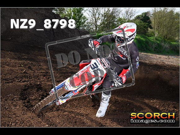 Experts-043