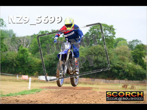 Experts-097