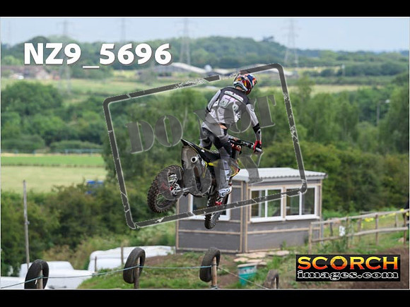 Experts-096