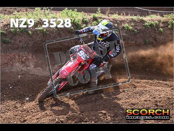 Experts-093