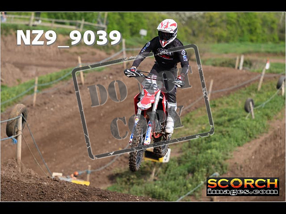 Experts-090