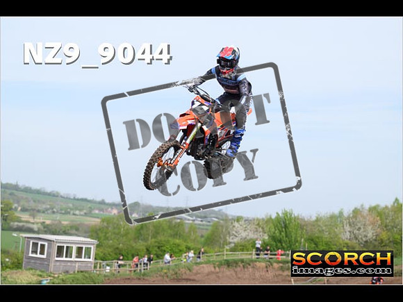 Experts-093