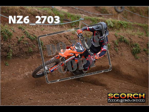 Experts-097