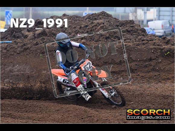 Experts-053