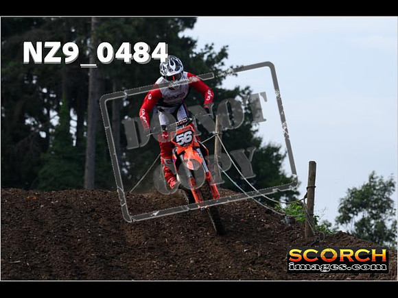 Experts-073