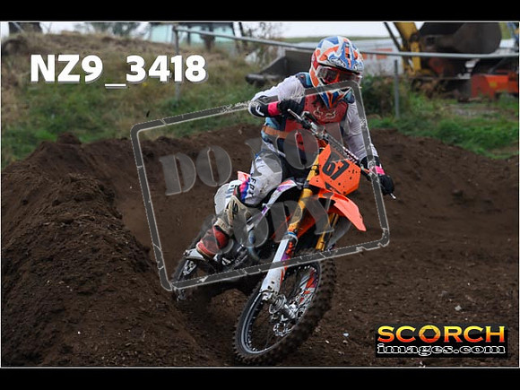Experts-076