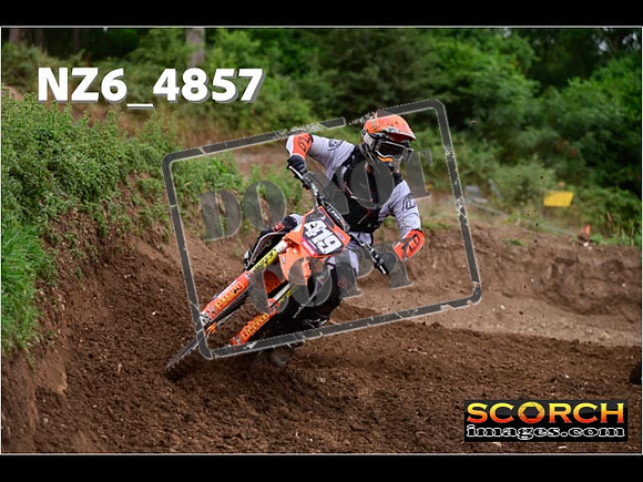 Experts-053