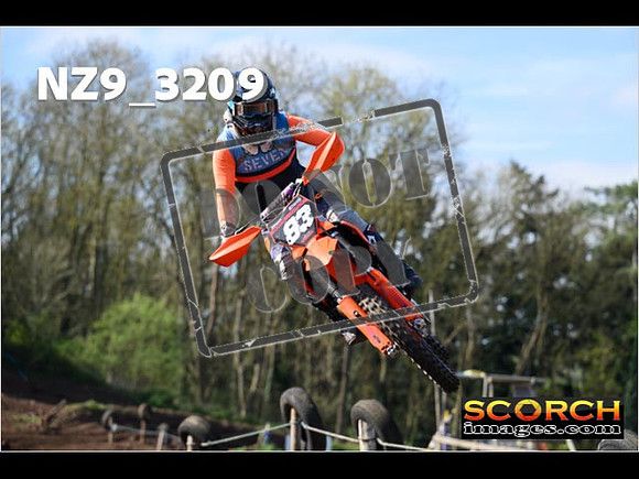 Experts-069