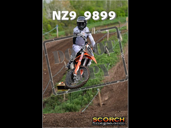 Experts-057