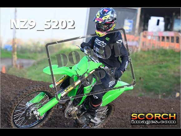 Experts-067