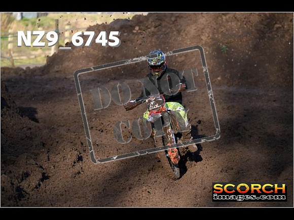 Experts-097