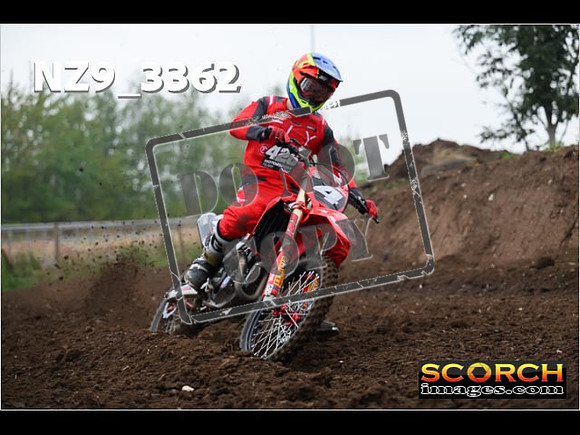 Experts-025
