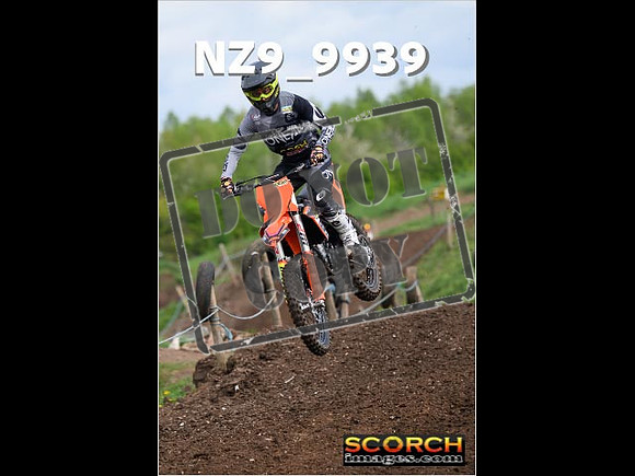 Experts-094